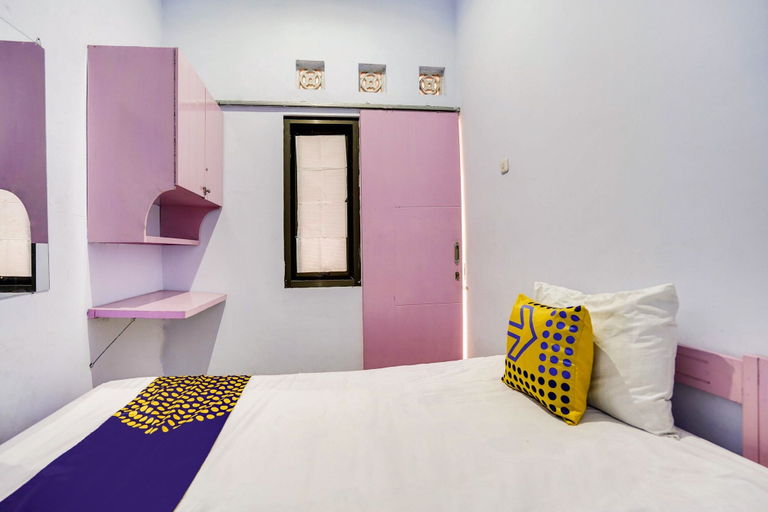 Bedroom 2, OYO Life 91626 Rr Kost Putri Syariah, Lumajang