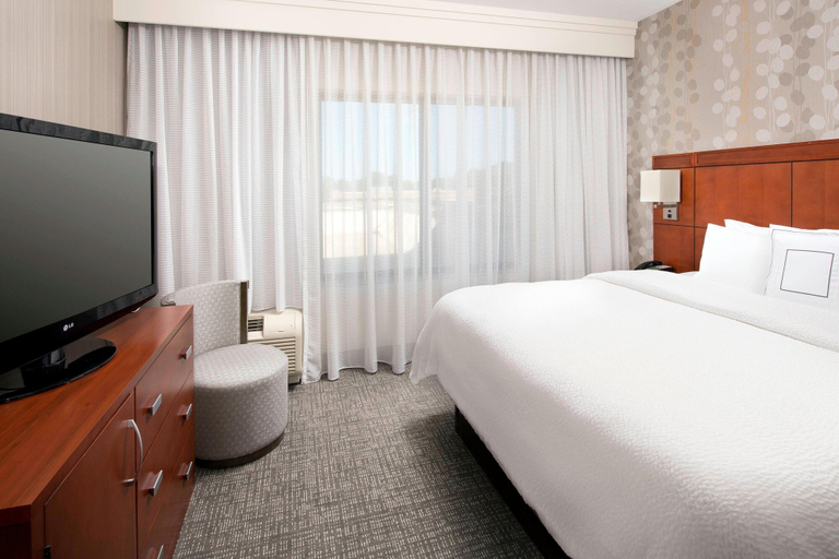 Bedroom 4, Courtyard by Marriott Tyler, Smith