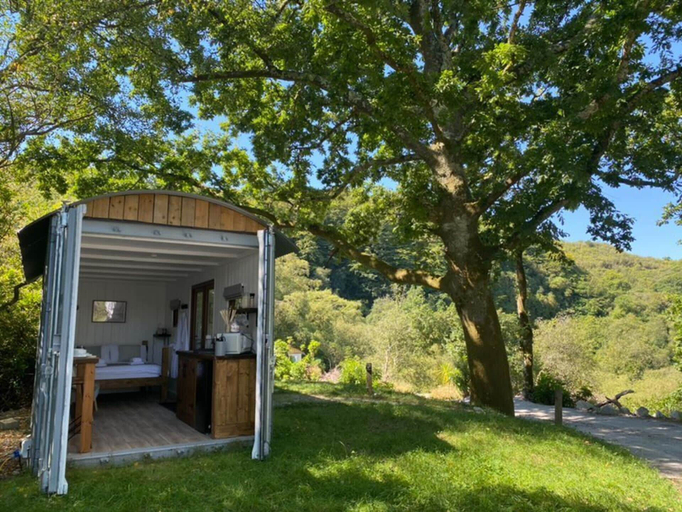 Sport & Beauty, Trethowels Grey Hidden hut, Cornwall