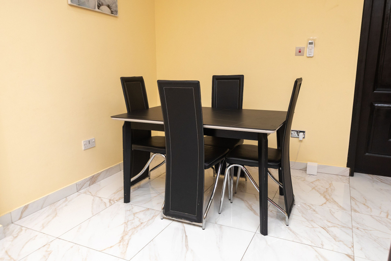 Dining, 1 Bed Furnished Apt - Aircon, Wifi, Parking, Accra