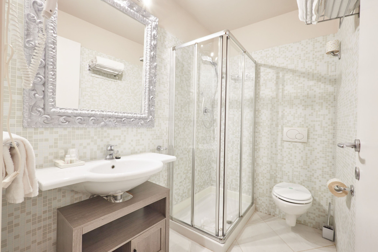 Bathroom 5, Residenza Maglioni al Battistero, Florence
