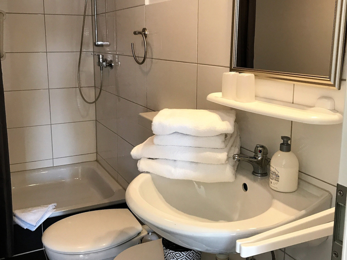 Bathroom 5, Haus am Burggraben, Aurich