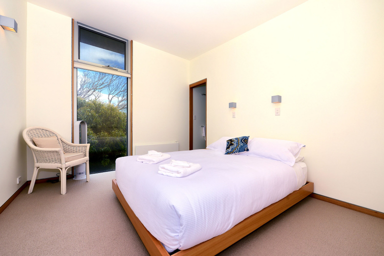 Bedroom 2, Cloudy Bay Beach House, Kingborough