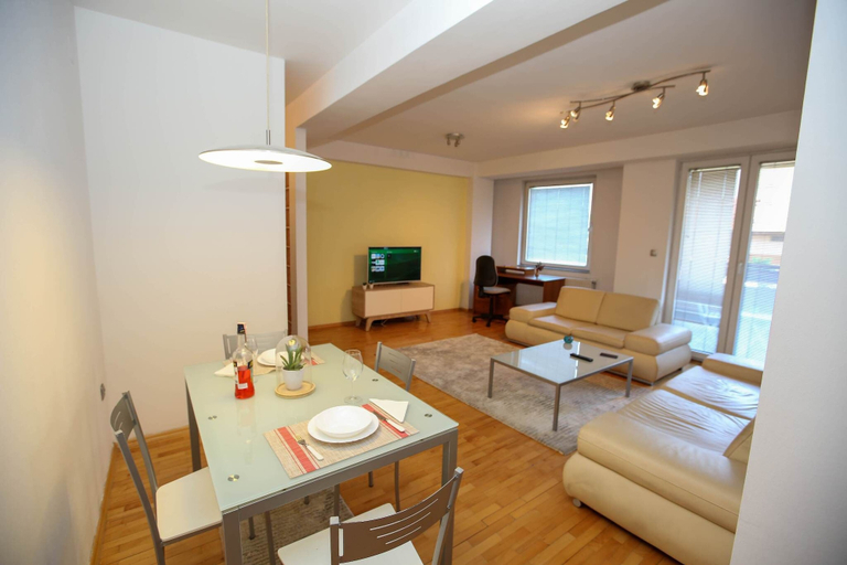 Others 3, Unique Apartment Platnik