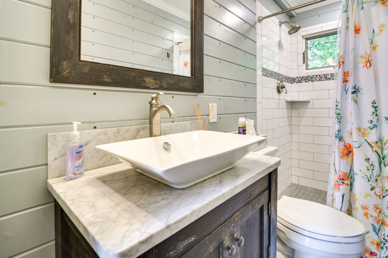 Bathroom 4, Beautiful Chalet ~ 5 Miles to Attitash Mountain, Carroll