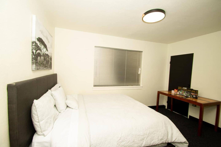 Bedroom 4, Honeymoon in Hotsprings, Garland