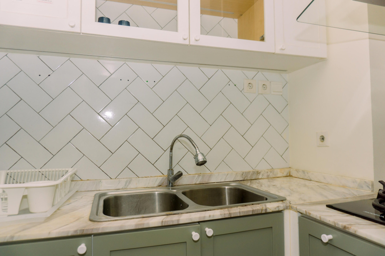 Private kitchen 4, Great Deal 2Br Apartment Springhill Terrace Residence, Central Jakarta