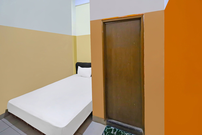 Bedroom 4, Hotel O Pondokan Tali Super, Parepare