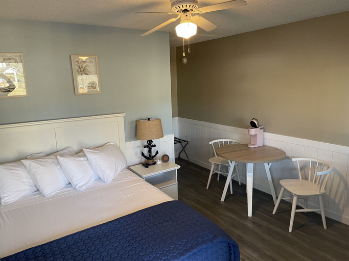 Bedroom 3, Lake Norman Hotel, Catawba
