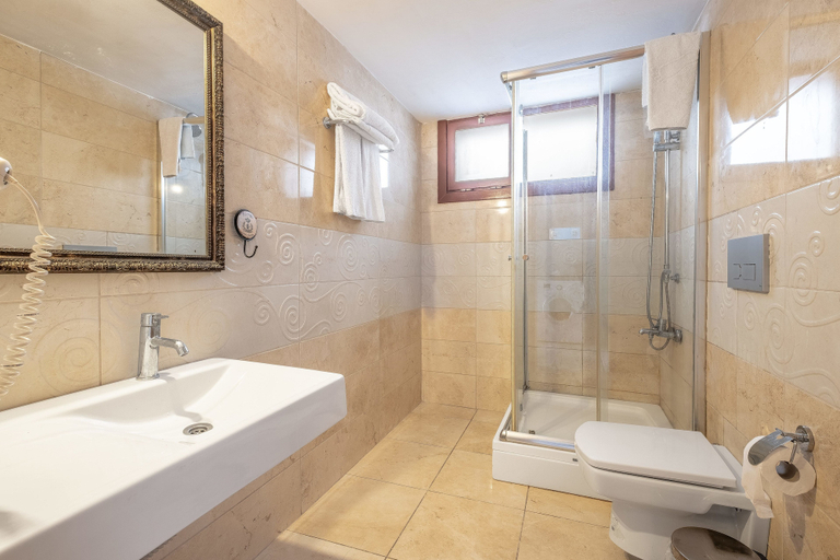 Bathroom 3, Old Town Deluxe Flats, Antalya