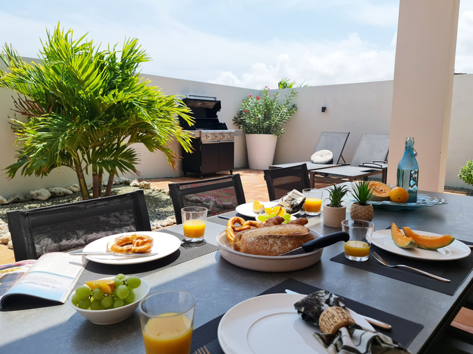Food & Drinks 5, Tuscany Residence Aruba