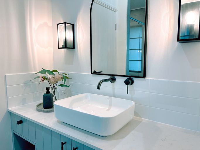 Bathroom 4, Seven Peaks Farm Stay, Caloundra - Rail Corridor