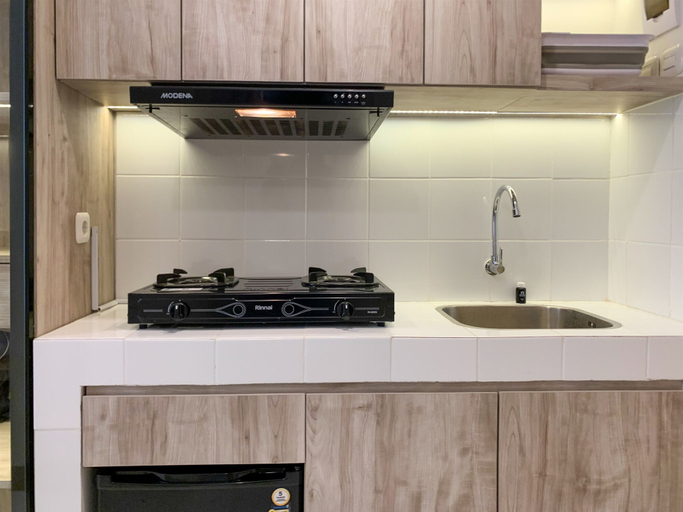 Private kitchen 2, Cozy Studio At Tokyo Riverside Pik 2 Apartment, Tangerang