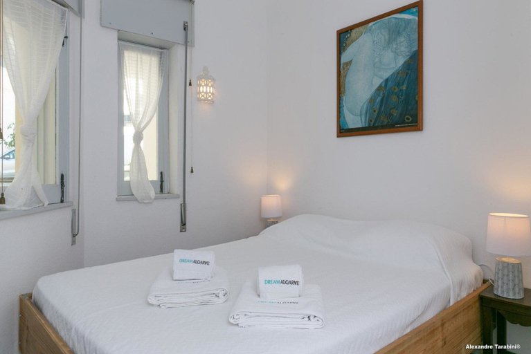 Bedroom 2, C12 - Sunshine Apartment in Luz, Lagos