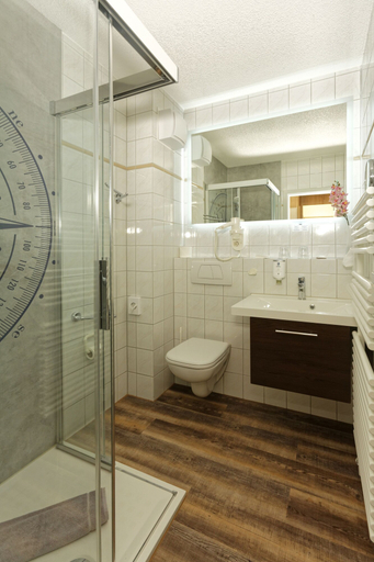 Bathroom 5, Hotel & Restaurant Hanse Kogge, Vorpommern-Greifswald