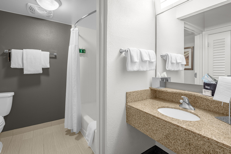Bedroom 4, Courtyard by Marriott Wilmington / Wrightsville Beach, New Hanover