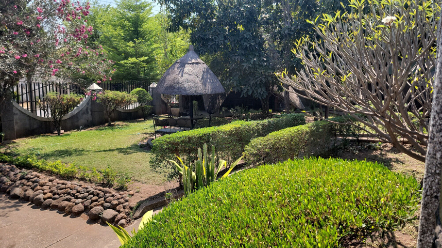 Others 5, The Stone Guest House, Livingstone