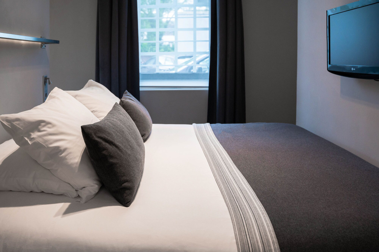 Bedroom 2, Het Arresthuis, Roermond