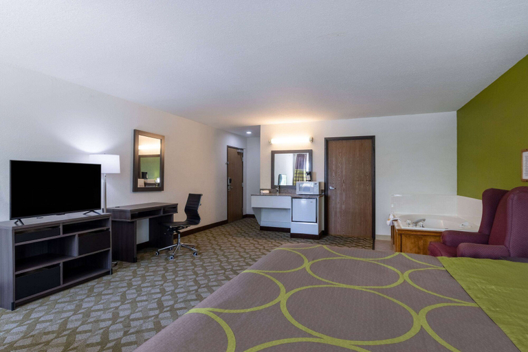 Others 5, Super 8 by Wyndham De Soto, Kansas City