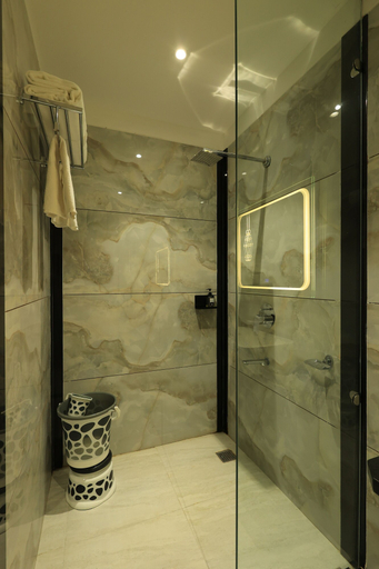 Bathroom 3, Krishna Hotel And Resort, West Nimar