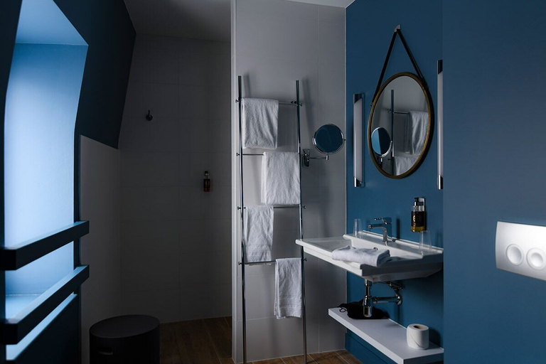 Bathroom 4, Naâd Hotel, Dordogne