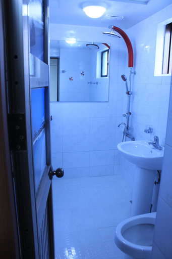 Bathroom 4, A Ji Hostel, Jeju