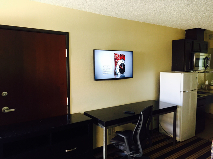 Others 5, Executive Inn, Jefferson