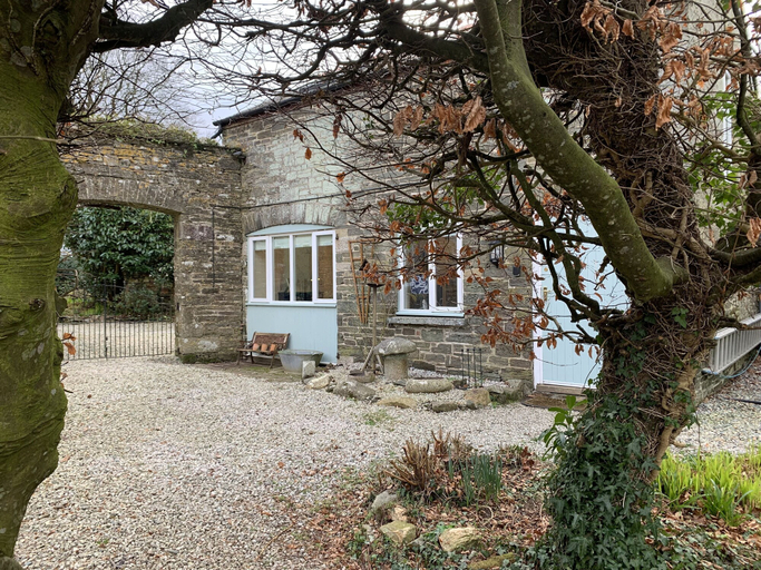 Property grounds 5, 1 Bed-cottage-parking-patio-close to Coasts, Cornwall