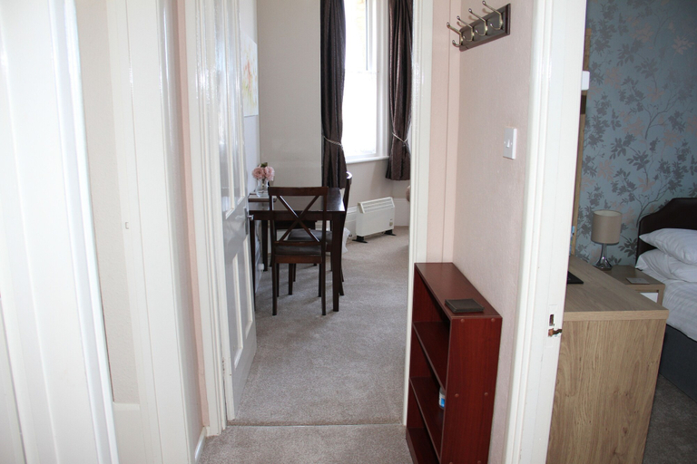 Bedroom 2, Parterre Holiday Apartments, Isle of Wight