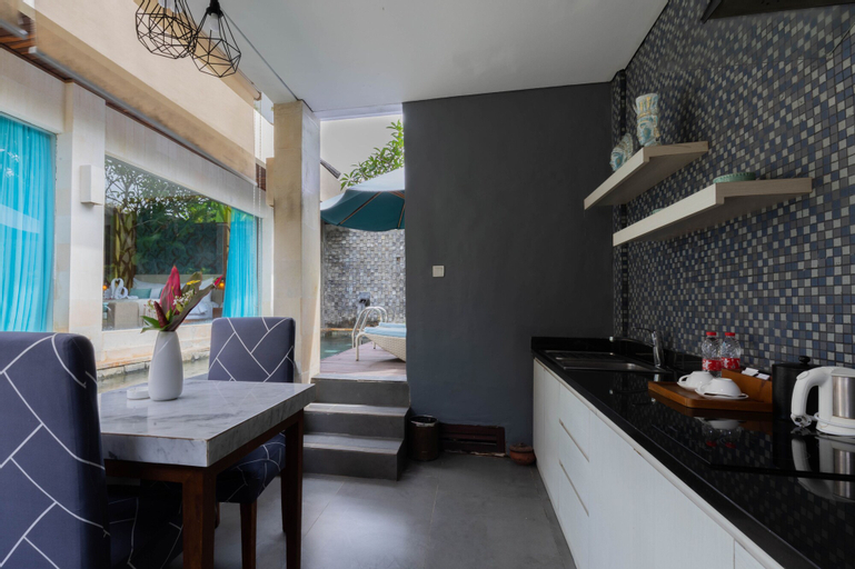 Dining Room 15