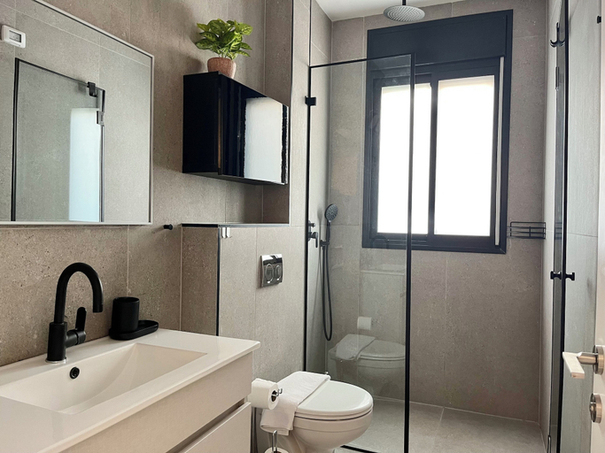 Bathroom 2, Jerusalem 9 - By Beach Apartments TLV