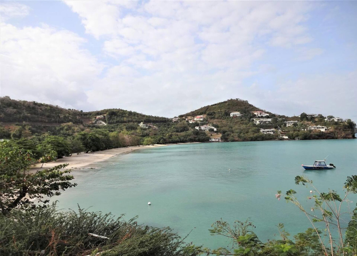 Others 5, Beautiful 1-bed Apartment in Saint George's