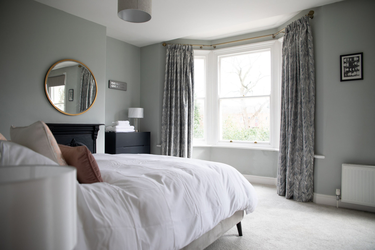 Room 3, York Minster-3 Bed-sleeps 6-fireplace-free Parking, York