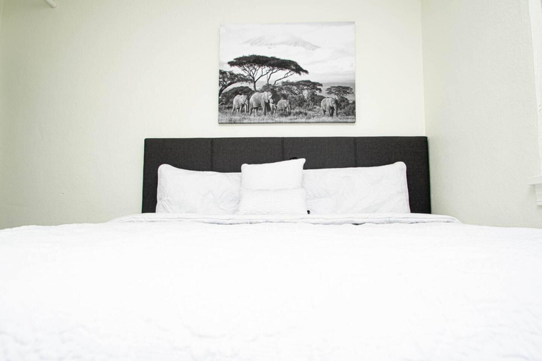 Bedroom 3, Honeymoon in Hotsprings, Garland
