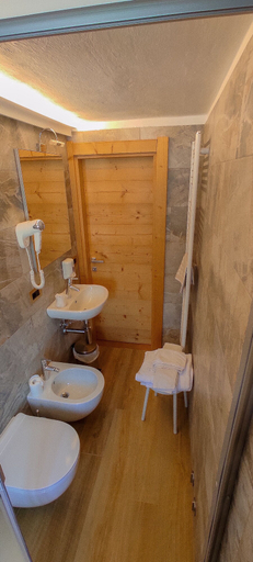 Bathroom 4, Hotel Serena - Tre Cime Views, Belluno