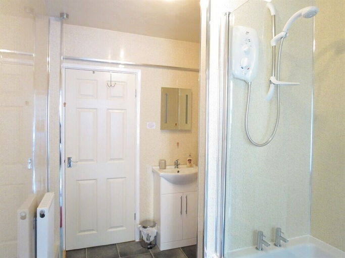 Bathroom 3, The Wyche Inn, Worcestershire