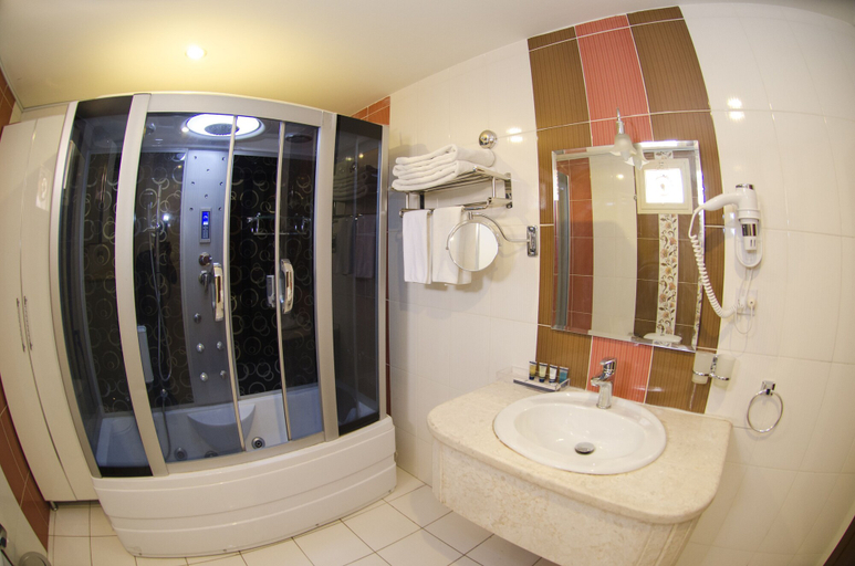 Bathroom 5, Swiss Spirit Hotel & Suites Taif, Taif