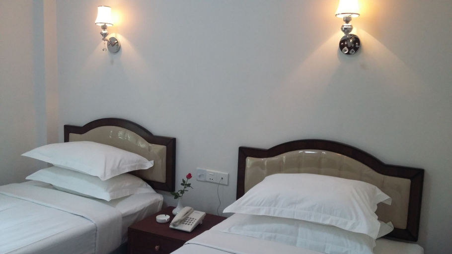Bedroom 3, Yangon Airport Hotel, Yangon