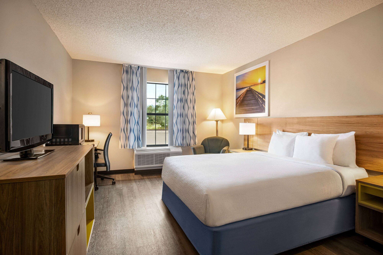 Bedroom 3, Days Inn by Wyndham Shallotte, Brunswick