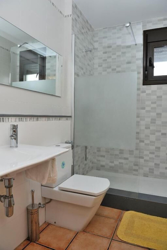 Bathroom 4, hotel bon lloc, Tarragona