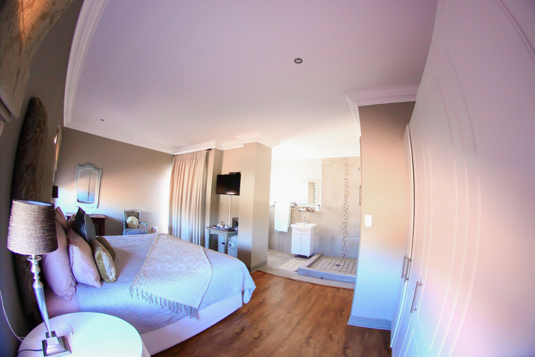 Bedroom 3, Alabaster Box B&B, West Coast