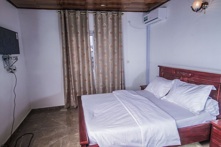 Bedroom 2, Satellite Dream Hôtel, Mfoundi