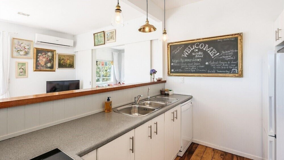 Others 5, The Vintage Cottage, Auckland