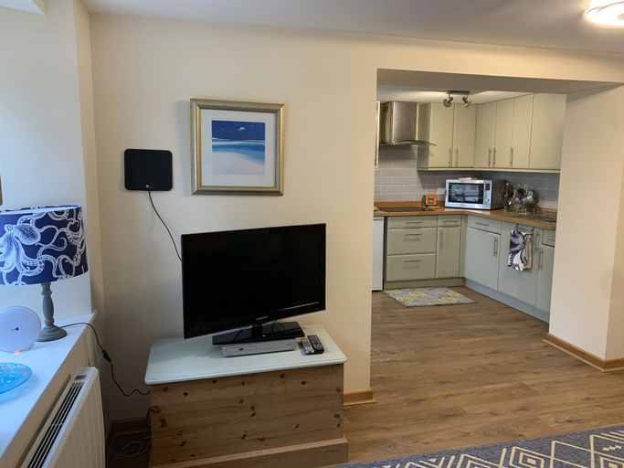 Private kitchen 3, 1 Bed-cottage-parking-patio-close to Coasts, Cornwall