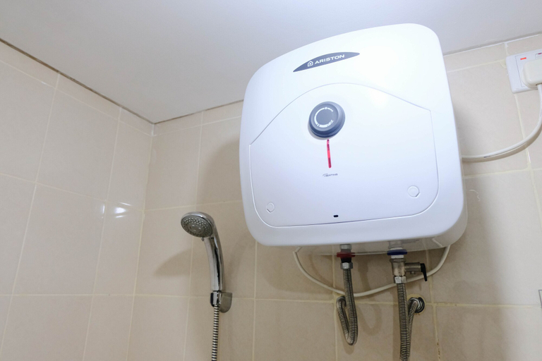 Bathroom 4, Good Deal 1Br Apartment At Parahyangan Residence, Bandung