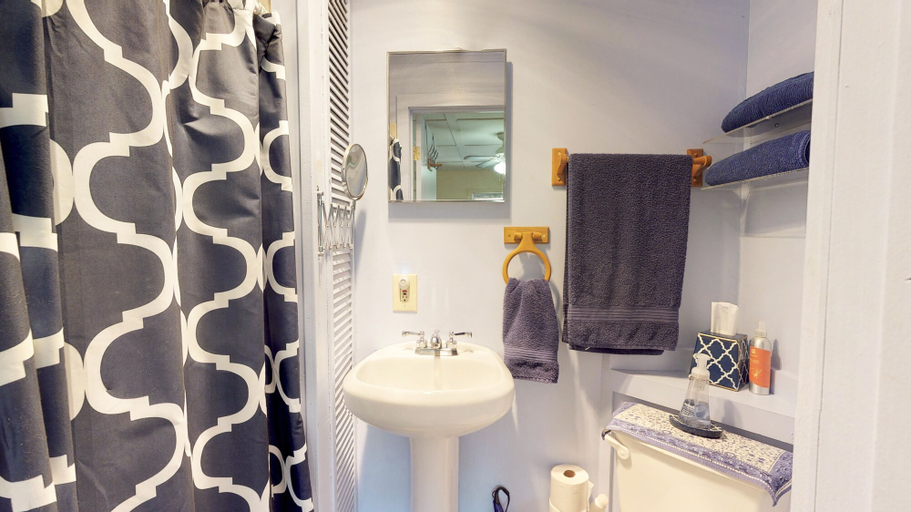 Bathroom, Cavalier Cottage B&B, Franklin