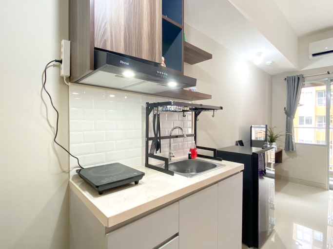 Private kitchen 2, Modern Look Studio Room at LRT City Jatibening Apartment, Bekasi
