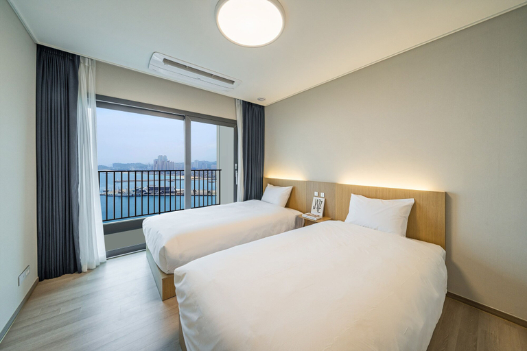 Bedroom 4, Sokcho I Park Suite Hotel and Resort, Goseong