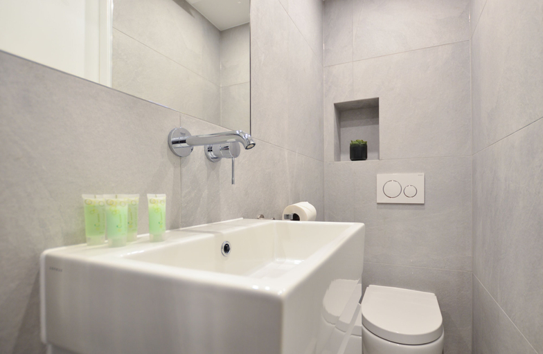 Bathroom 3, Shepherds Bush Green Serviced Apartments by Concept Apartments, London