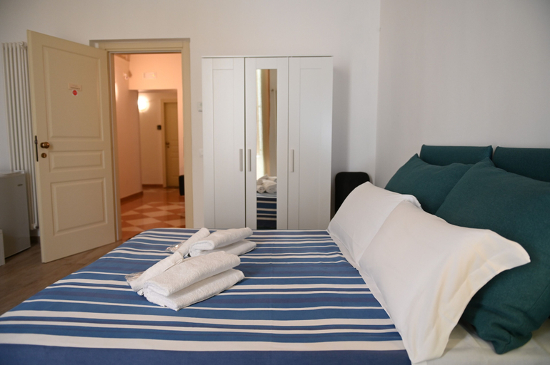 Bedroom 4, Antica Dimora Le sette Lune, Bari